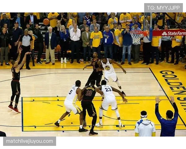 NBA与FIBA三秒规则具体差异解析：核心判罚标准有何不同？