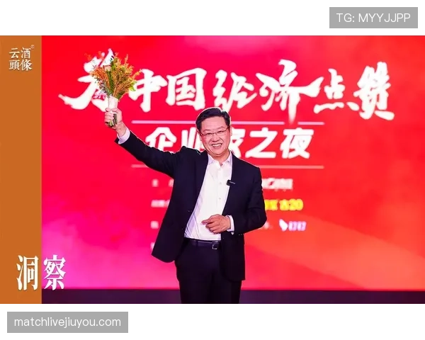 看到吴向东背的那只包,我下意识想把我银行卡删了 看到吴向东背的那只包,我下意识想把我银行卡删了